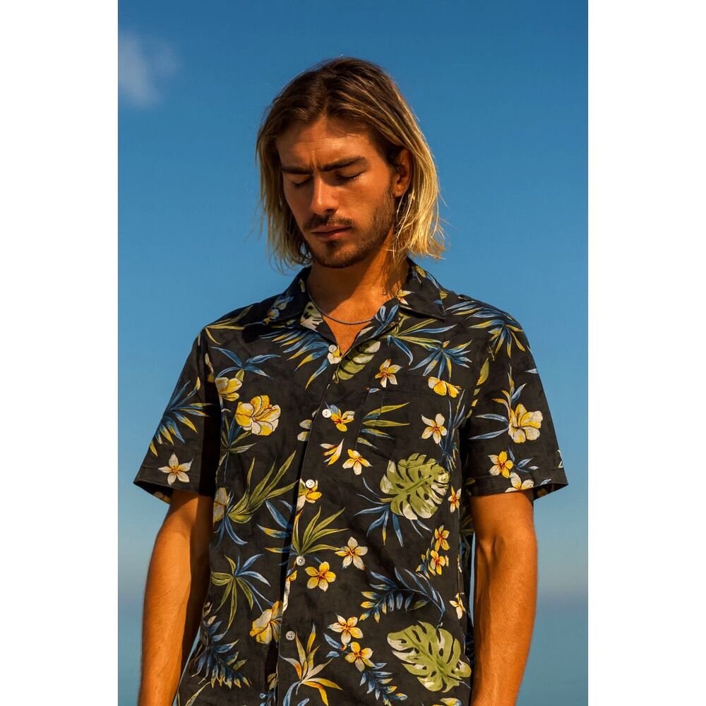 Stussy Black Floral Short Sleeved Hawaii Button Up Shirt   Mens Size Small